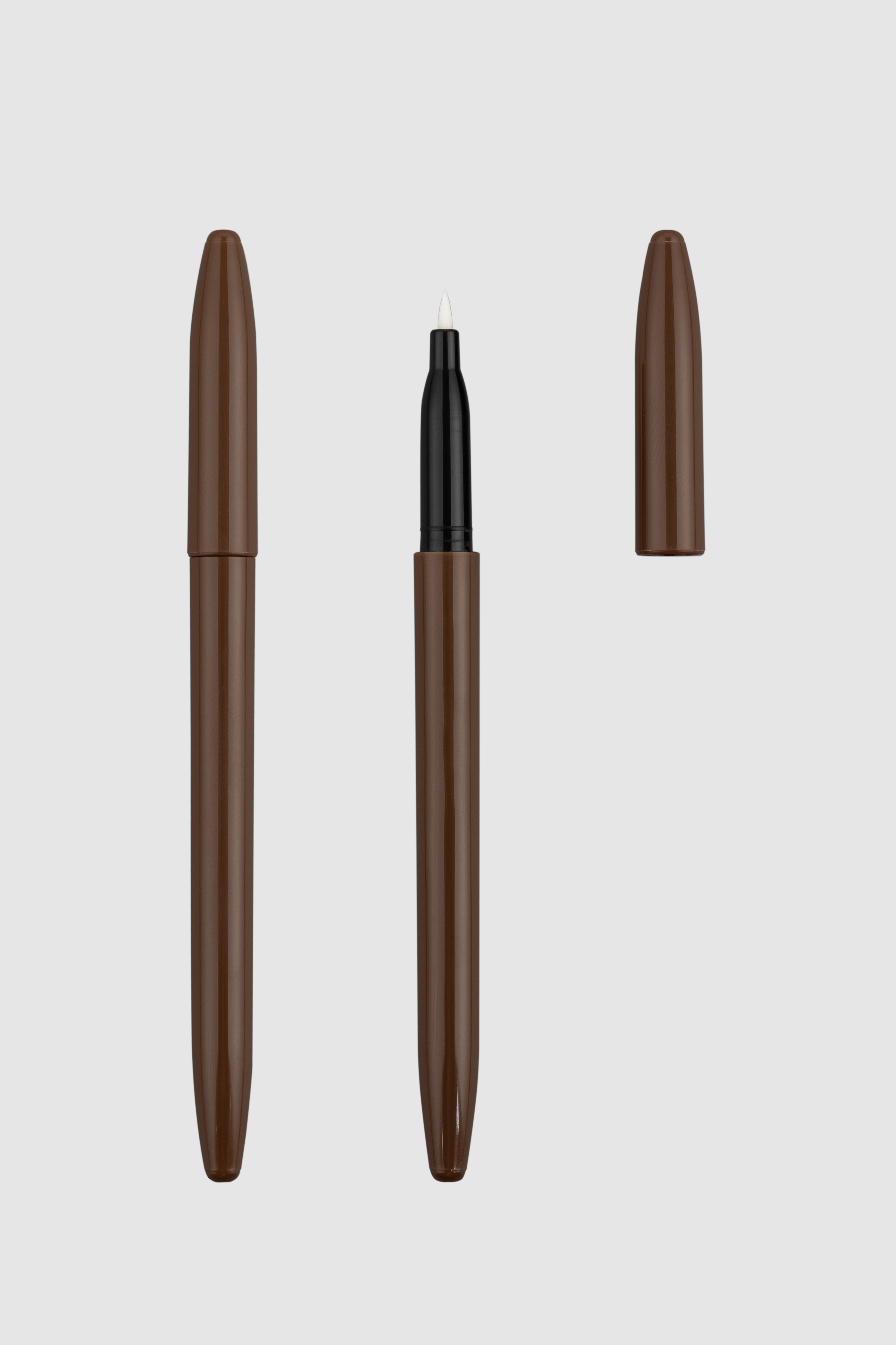 Zure eyeliner likido hornitzaileak xehetasun asko al ditu?