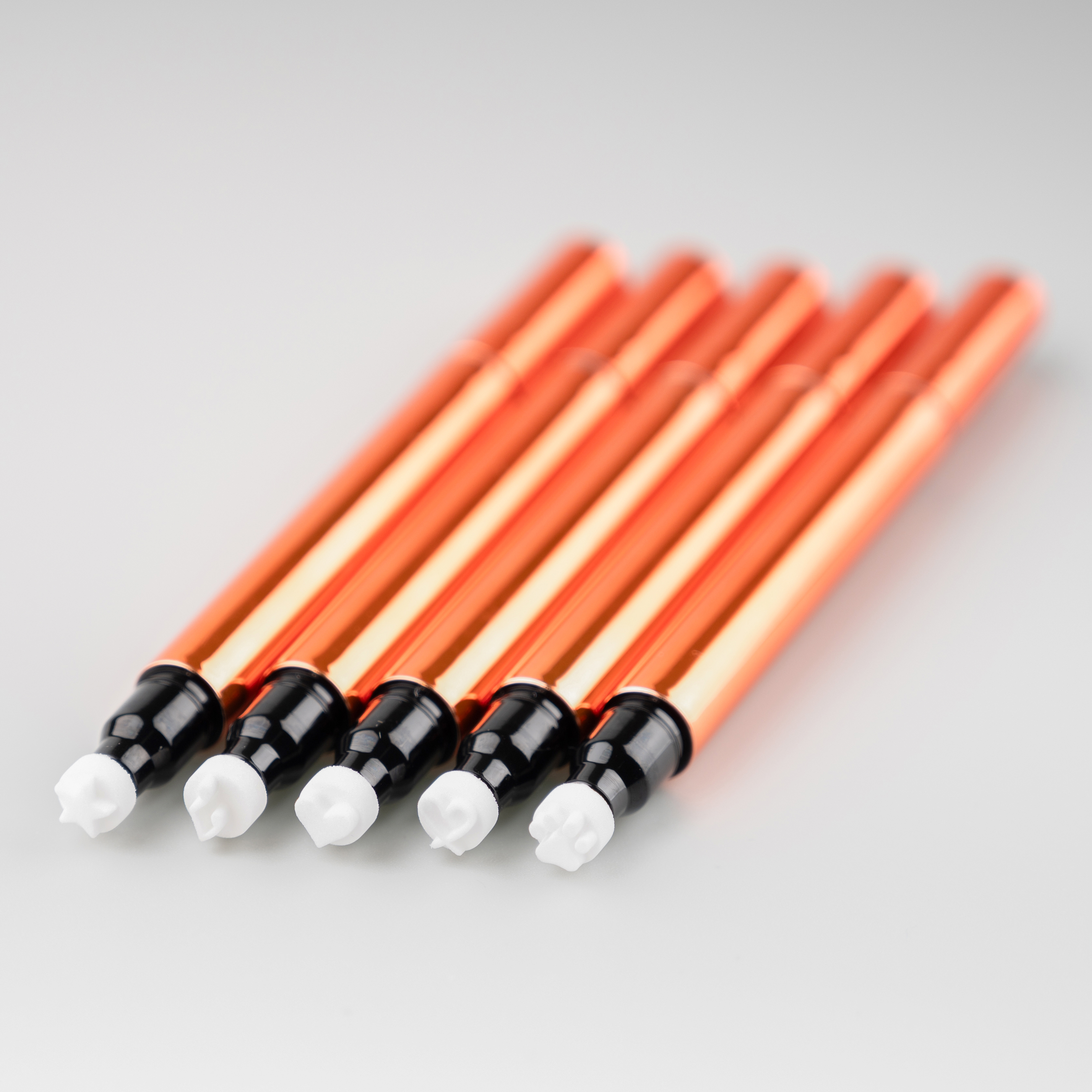 Eyeliner likidoa zigilu ontziekin